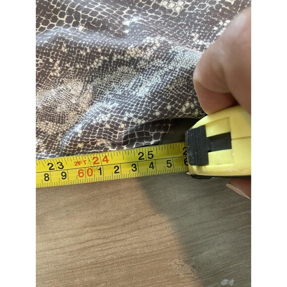 Varley Century Snake Leggings Size Small S Animal Viper Grey Pumice - Picture 8 of 9